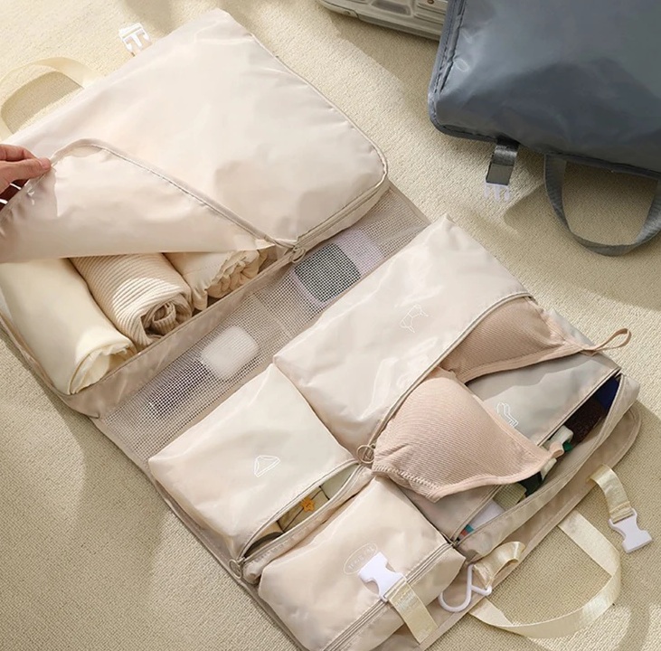 Travel organizer bag compartment layout